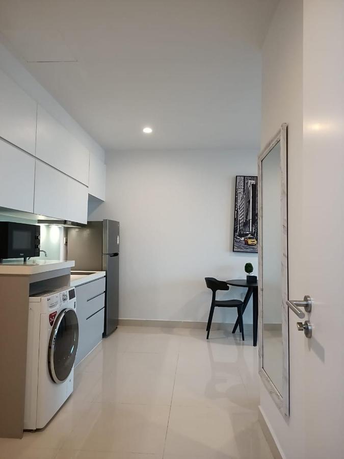 The Bridge Residence Phnom Penh Exterior foto